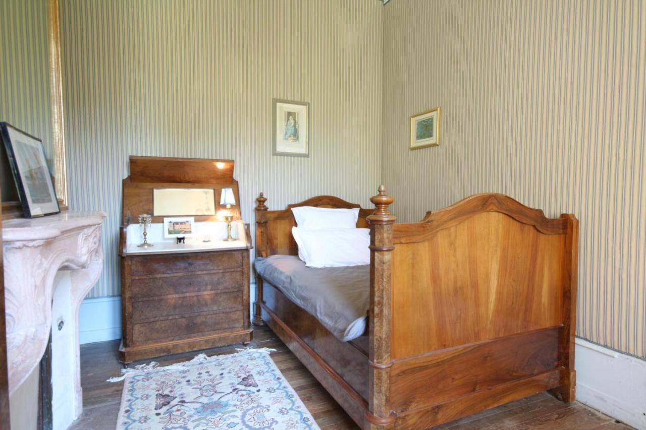 Chateau De Mauvilly Bed & Breakfast Exterior photo